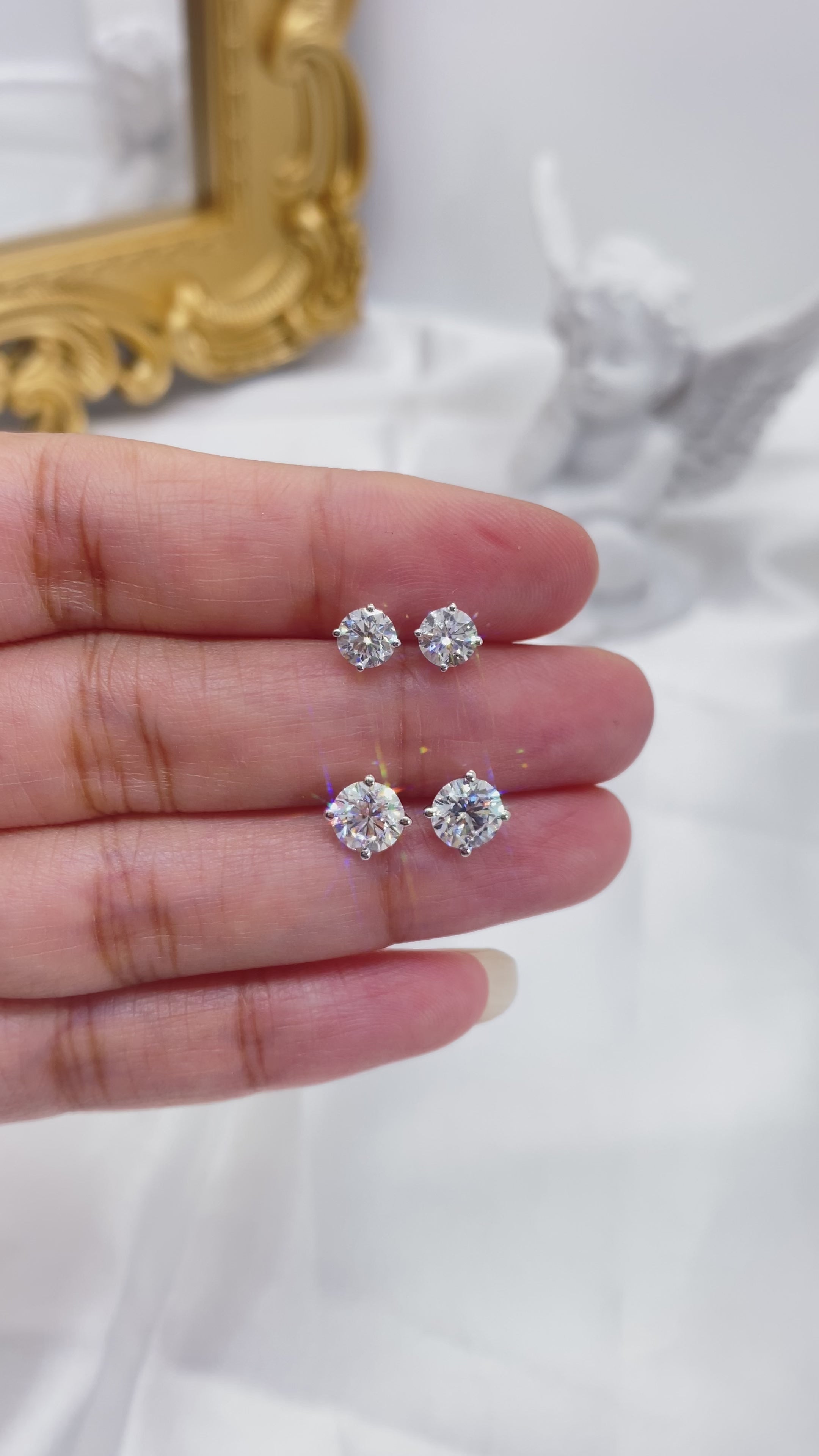 IGI Certified Diamond Studs Earrings