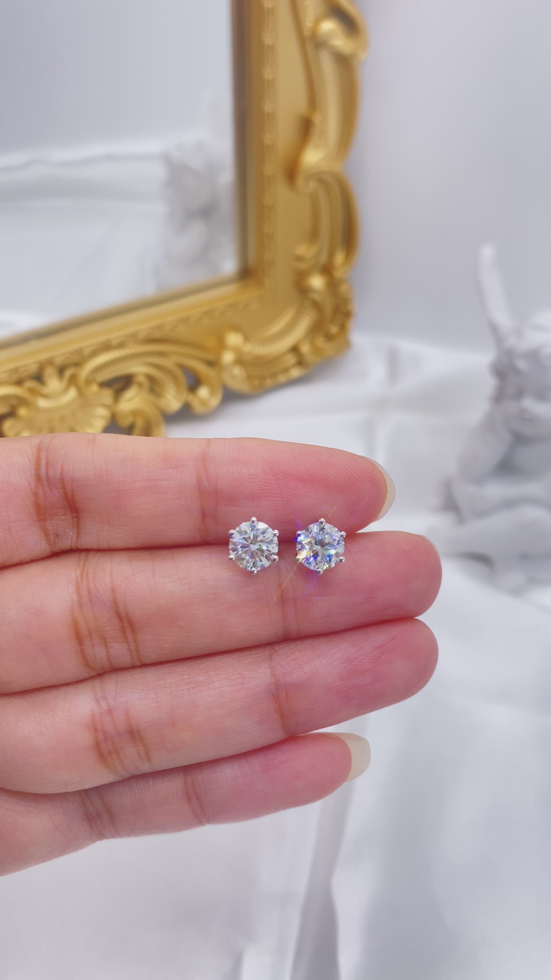 IGI Certified Diamond Studs Earrings